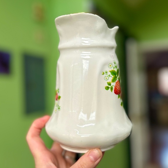 Vintage Dainty Porcelain Strawberry Field Cottagecore Farmhouse Kitchen Pitcher - Picture 5 of 13